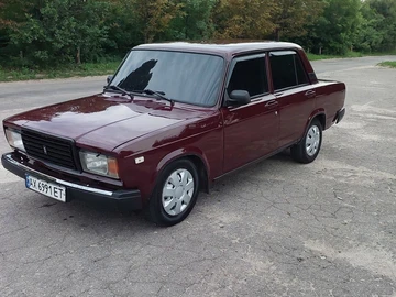 Авто ВАЗ 2107 1993 № 8981330