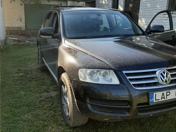 Авто Volkswagen Touareg 2004 № 8981373