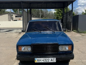 Авто ВАЗ 2107 2004 № 8982070