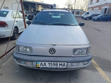 Авто Volkswagen Passat Variant 1993 № 8982119