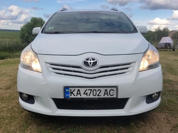 Авто Toyota Verso 2012 № 8982688
