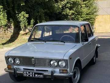 Авто ВАЗ 2103 1975 № 8982748