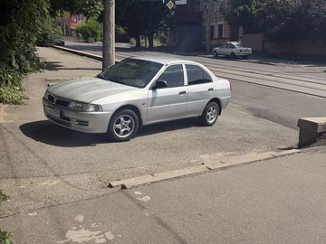 Авто Mitsubishi Lancer 2000 № 8982815