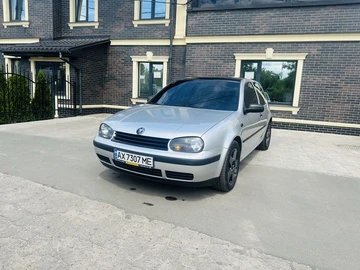 Авто Volkswagen Golf 2000 № 8983215