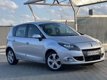 Авто Renault Scenic 2011 № 8983526