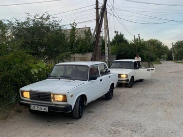 Авто ВАЗ 2107 2004 № 8983721