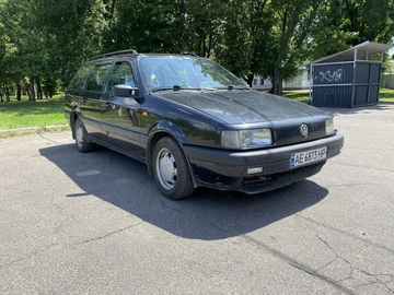 Авто Volkswagen Passat Variant 1992 № 8983735