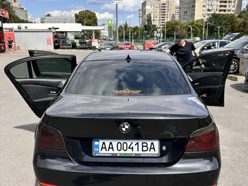 Авто BMW 5 Серия 2004 № 8983824