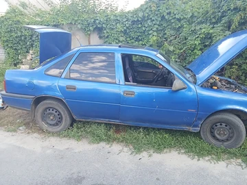 Авто Opel Vectra 1990 № 8984418