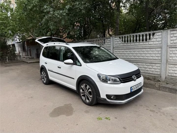 Авто Volkswagen Touran 2011 № 8985027