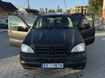 Авто Mercedes Ml Серия 2000 № 8985324