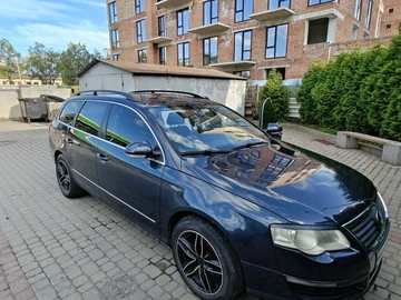 Авто Volkswagen Passat Variant 2005 № 8985486