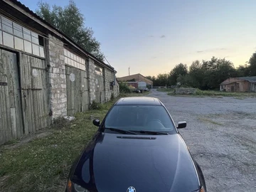 Авто BMW 3 Серия 2003 № 8986000
