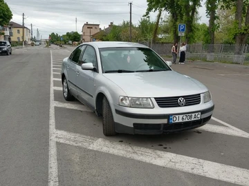 Авто Volkswagen Passat Sedan 2000 № 8986247