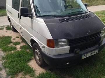 Авто Volkswagen Transporter 2000 № 8986879