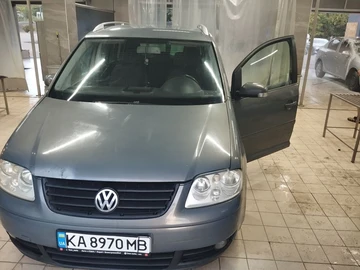 Авто Volkswagen Touran 2004 № 8987473