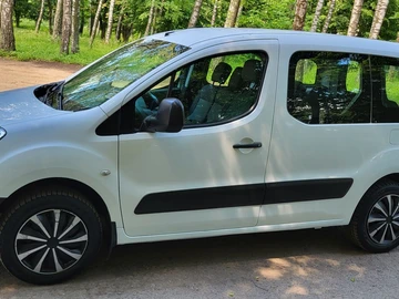 Авто Peugeot Partner 2011 № 8988208
