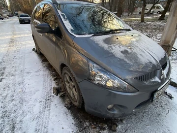 Авто Mitsubishi Grandis 2008 № 8988394