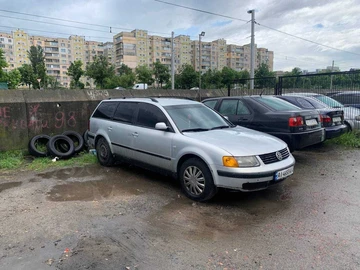Авто Volkswagen Passat Variant 2000 № 8988443
