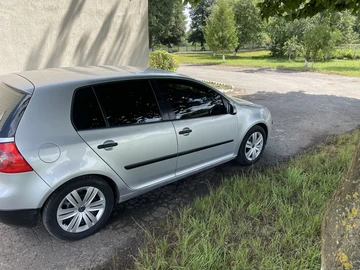 Авто Volkswagen Golf 2003 № 8989492