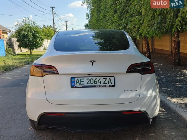 Авто Tesla Model Y 2023 № 7376281 | фото 4 з 4
